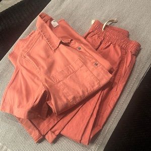 Boys Old Navy casual matching pants set.